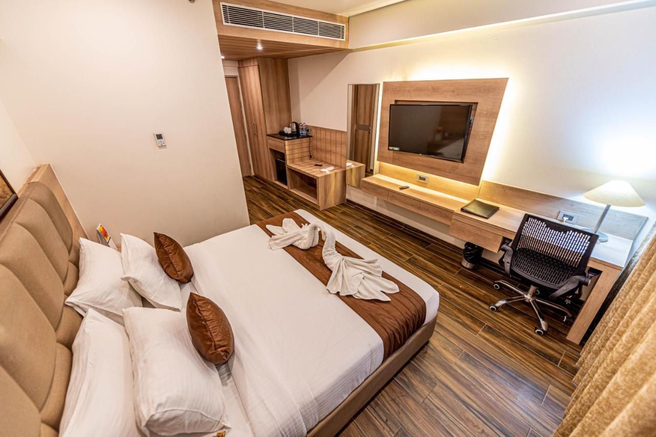 The Elite Lucknow Convention Hotel 외부 사진