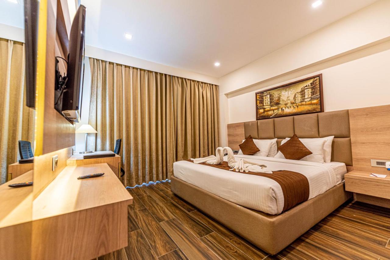 The Elite Lucknow Convention Hotel 외부 사진