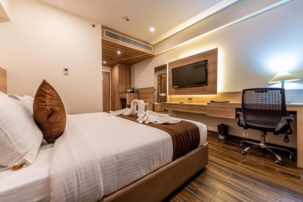 The Elite Lucknow Convention Hotel 외부 사진