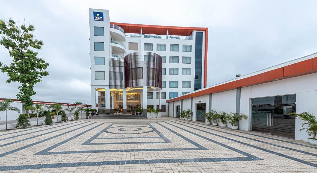 The Elite Lucknow Convention Hotel 외부 사진