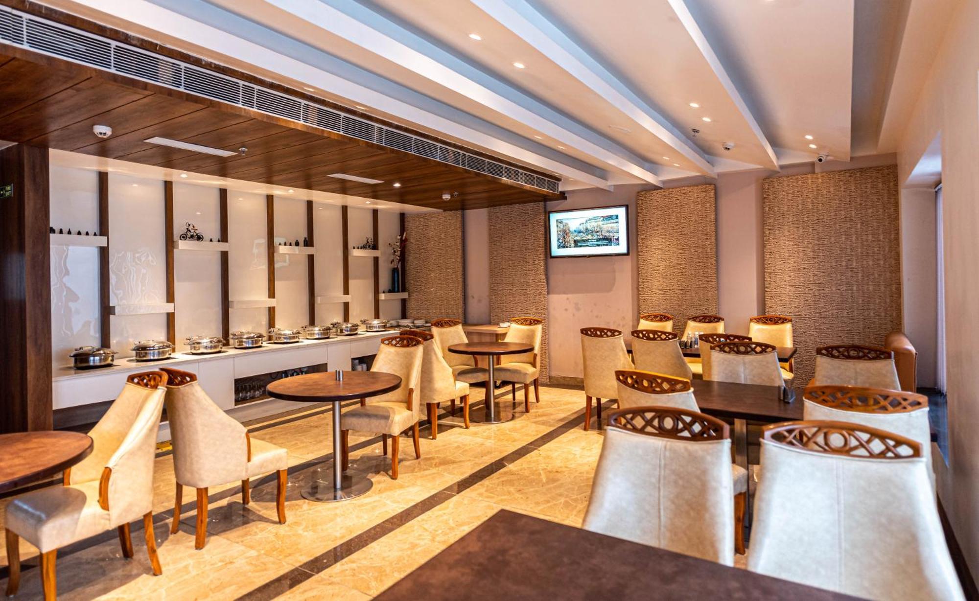 The Elite Lucknow Convention Hotel 외부 사진