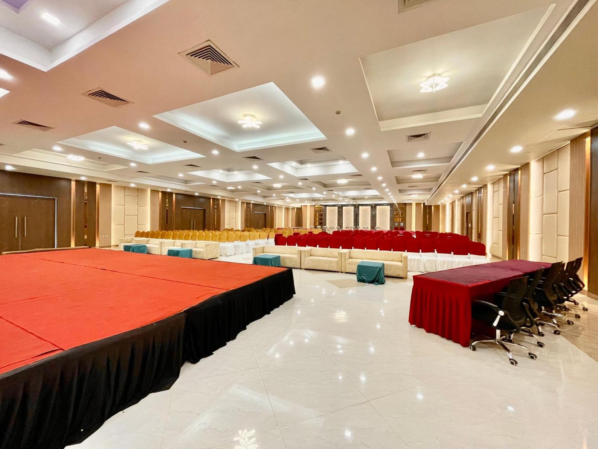 The Elite Lucknow Convention Hotel 외부 사진
