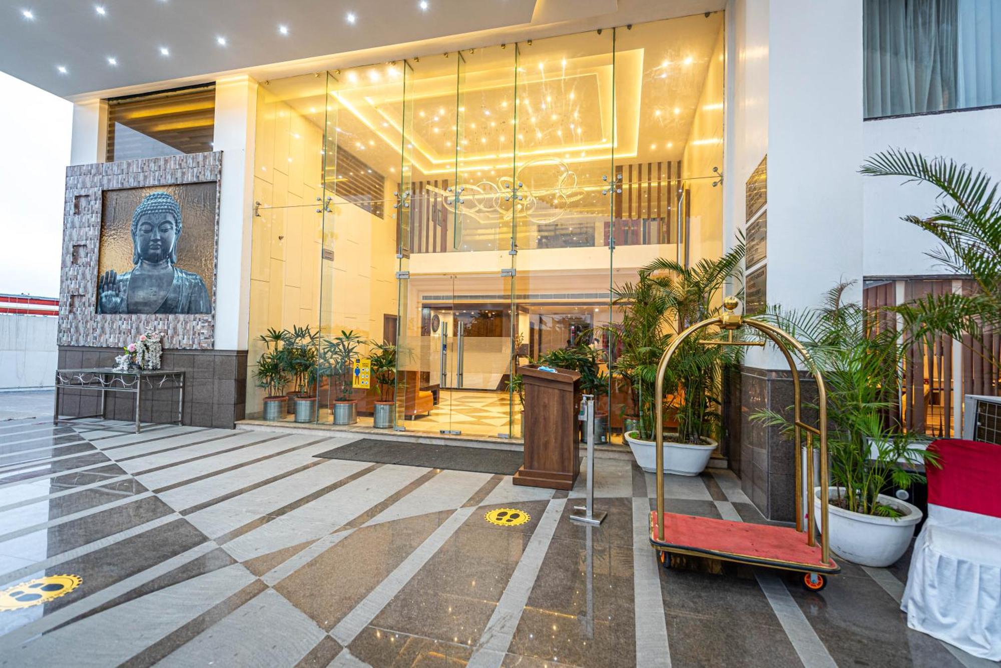 The Elite Lucknow Convention Hotel 외부 사진