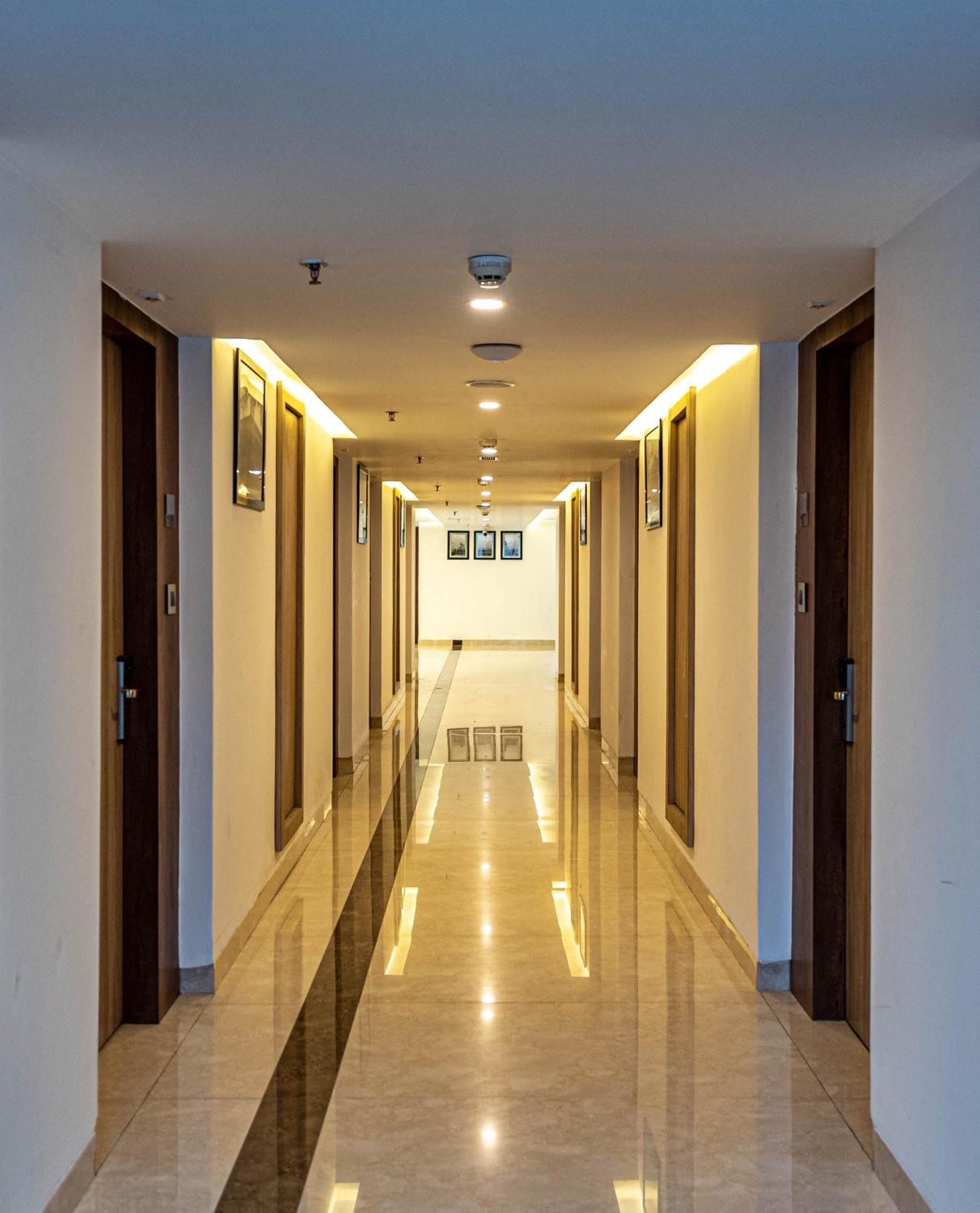 The Elite Lucknow Convention Hotel 외부 사진