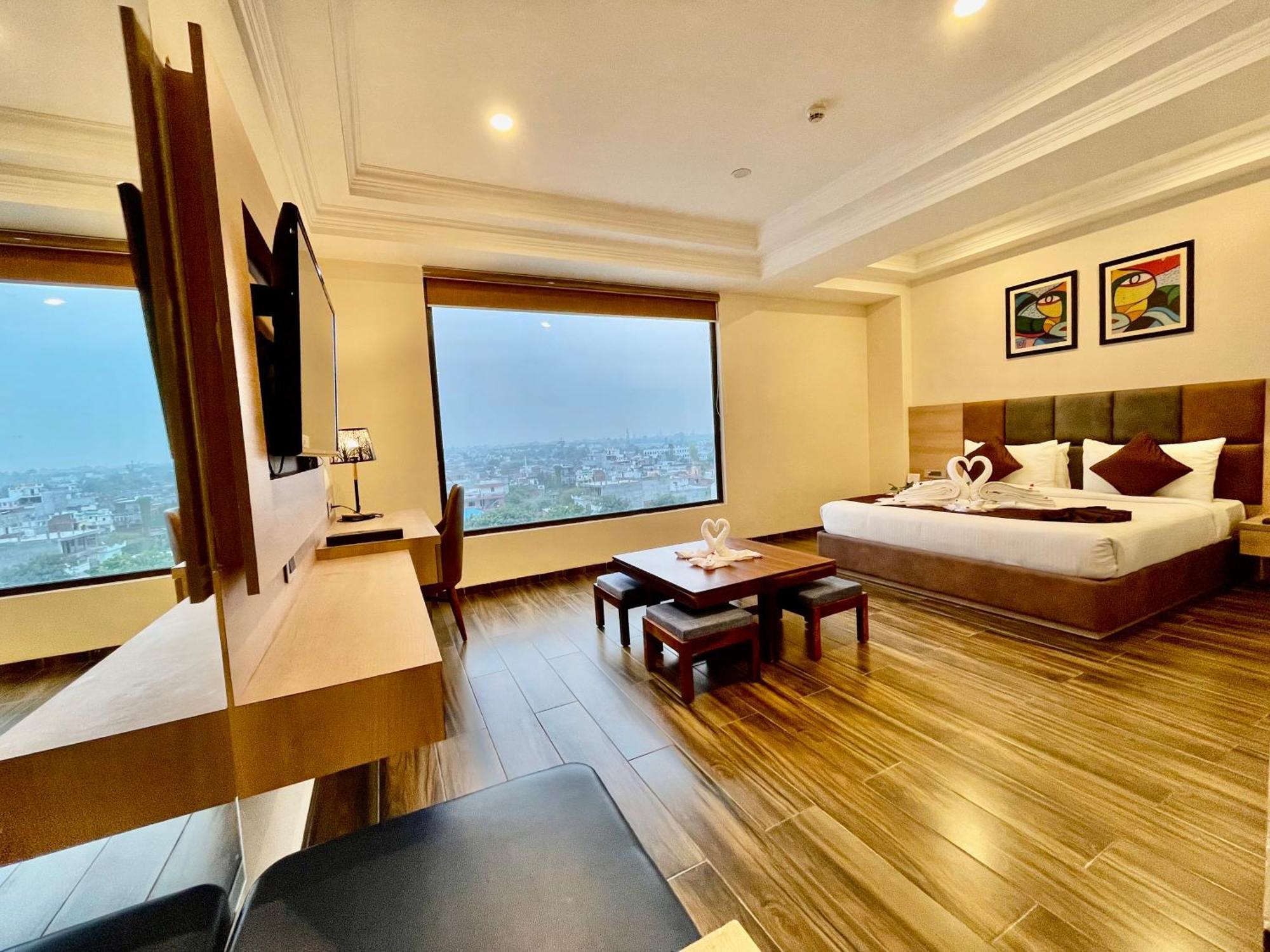 The Elite Lucknow Convention Hotel 외부 사진
